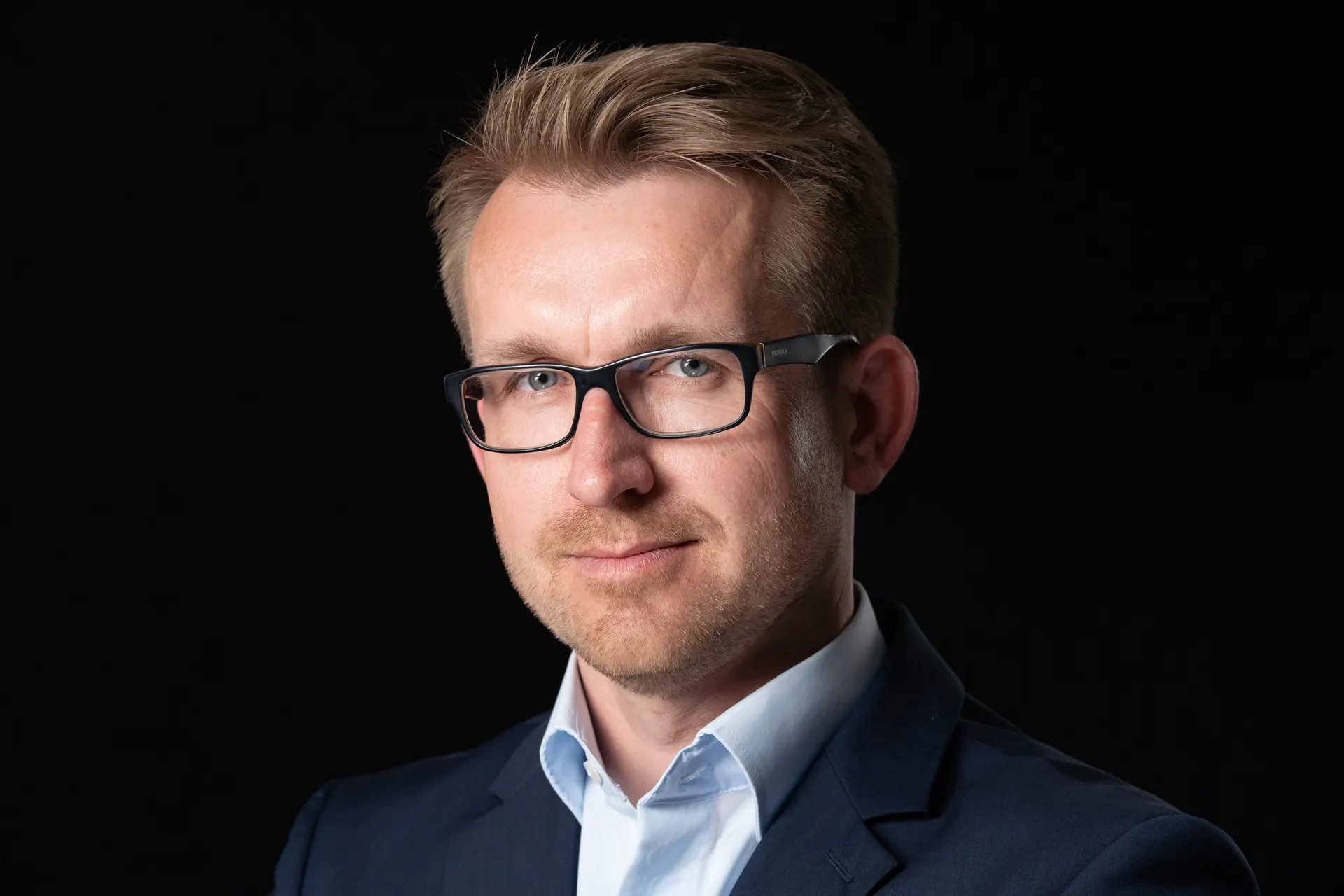 Businessfotografie im Vorher-Nachher-Vergleich, professionelle Bildbearbeitung, zweites Beispiel